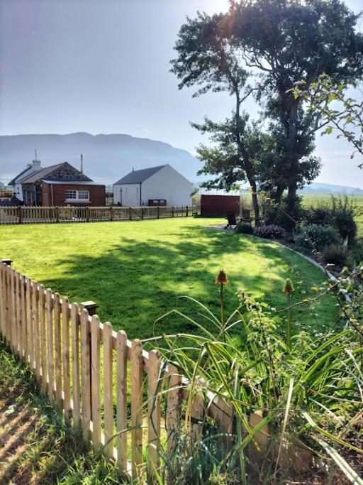 Ballymultimber Cottages - Mountain Views Near Beach Limavady Exteriör bild